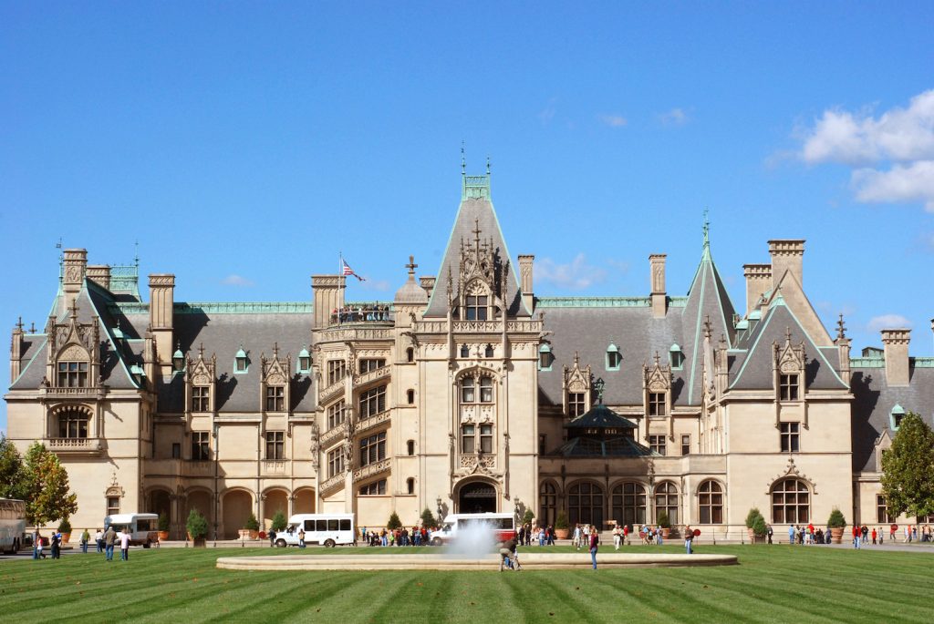 10 Must-See Places on the East Coast: Biltmore Estate in North Carolina