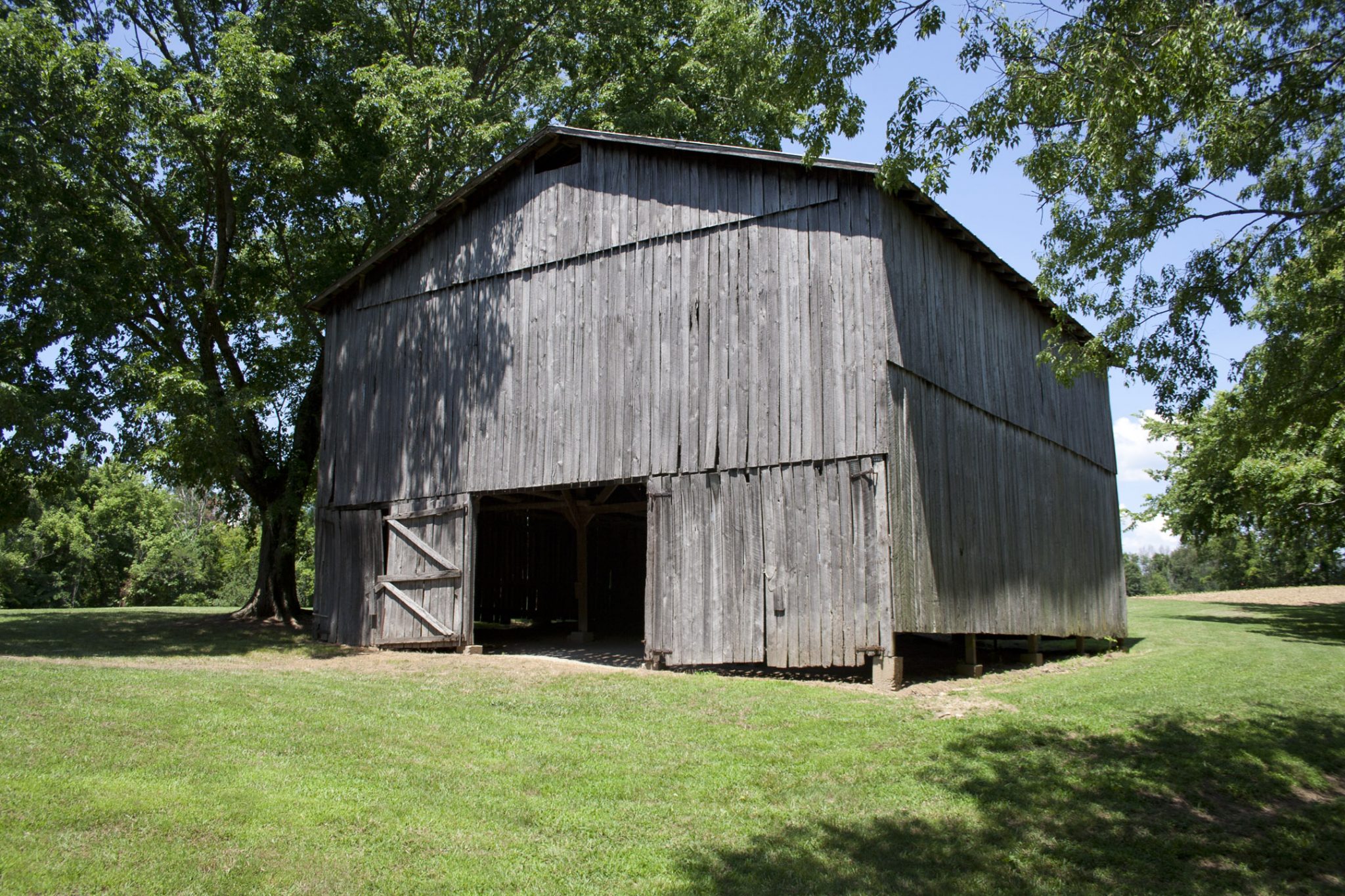 Old Tobacco Barn, Natchez Trace