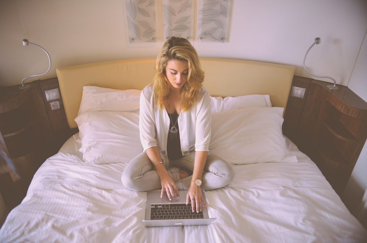 laptop business woman