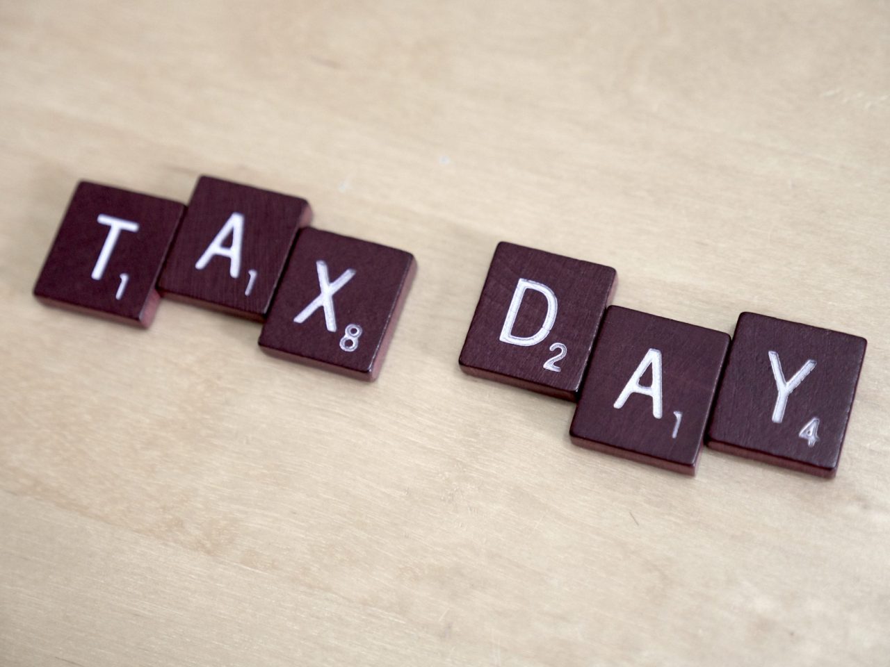 10 Great Tax Day Deals
