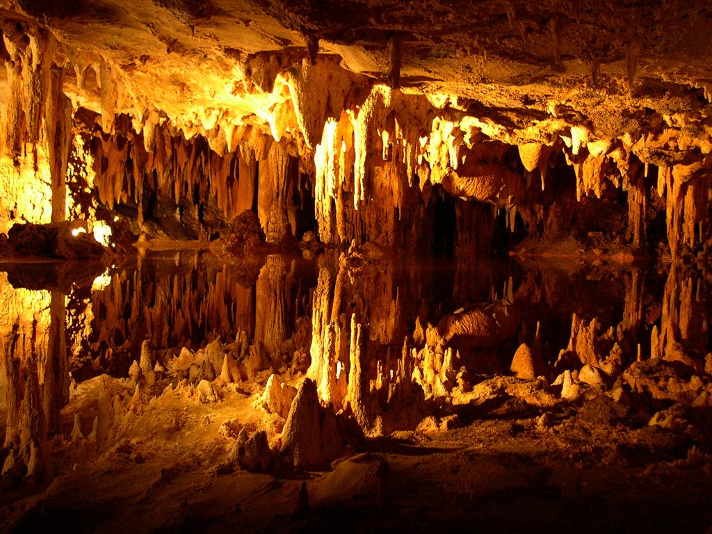 10 Best Caverns to Explore in the U.S.